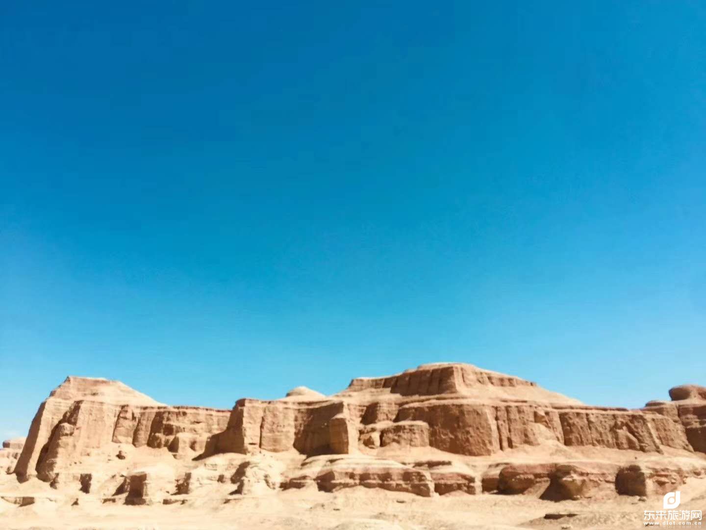 【北疆全景】天山天池、吐鲁番、可可托海、喀纳斯、五彩滩、禾木、乌尔禾影视城双飞 8 日