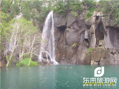 长白山西坡天池.锦江大峡谷.梯子河+北坡.小天池.绿渊潭.瀑布.美人松空中廊桥公园（玻璃栈道）全景.双高铁四日游