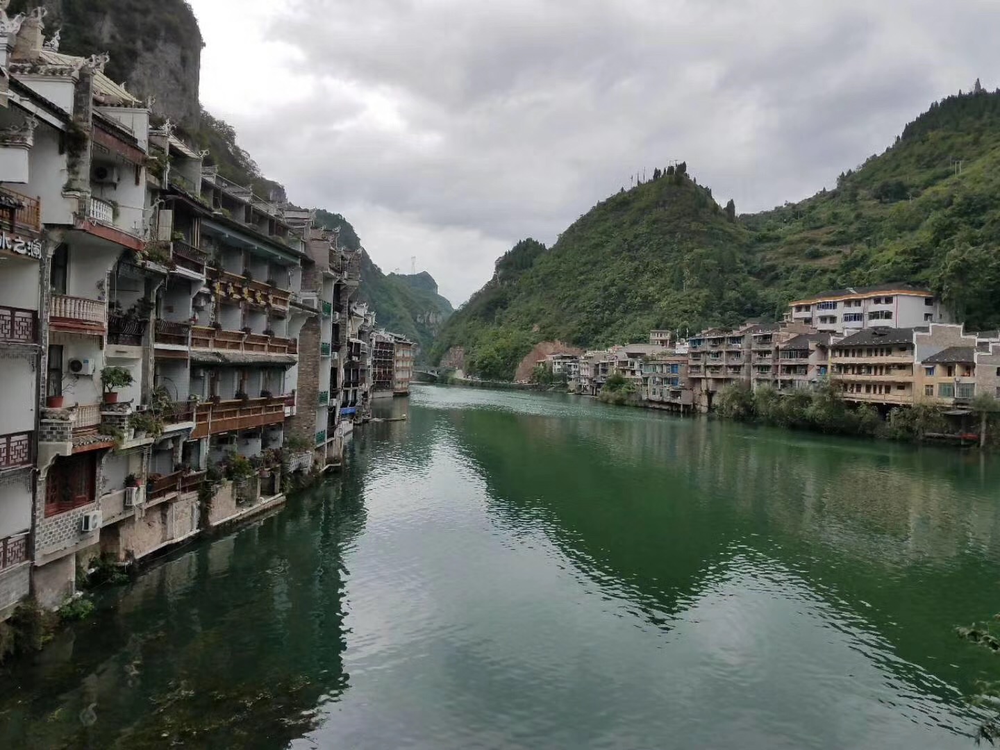 【纵横贵州】贵州、黄果树、荔波小七孔、西江千户苗寨、青岩古镇2 飞6日游