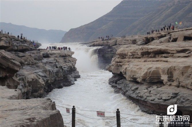 西安、兵马俑、大雁塔、钟鼓楼、延安、壶口2飞5日